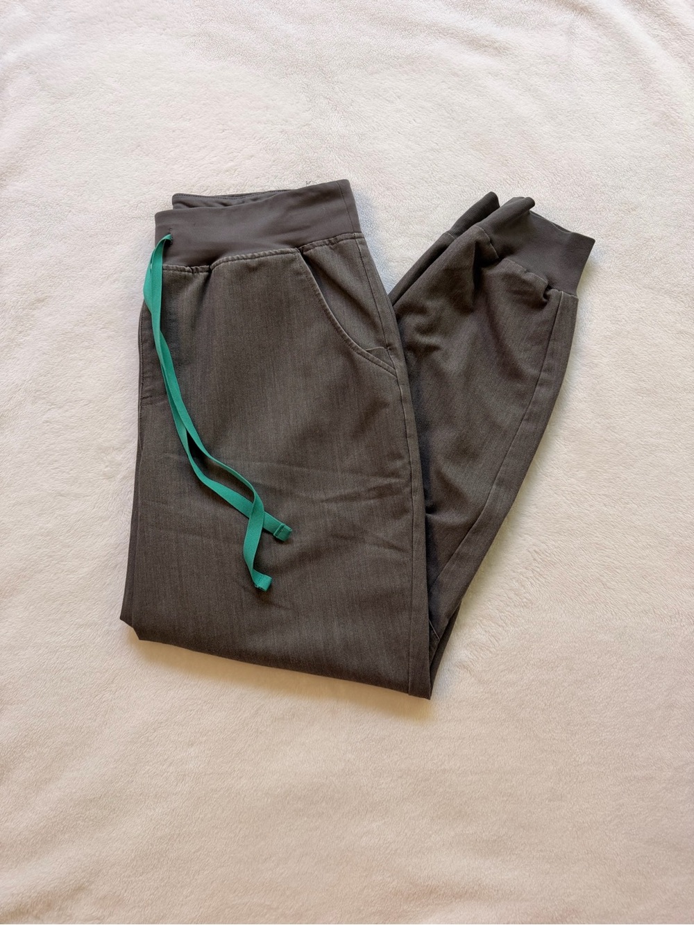 Figs Women’s Zamora High-Rise Casual Scrub Trouser